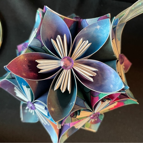 Kusudama Flower Ornament Pastel Mermaid Scale Pastel Galaxy Purple Crystals - Picture 2 of 9